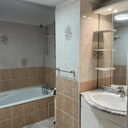 54 M2 15 Min Du Circuit * Montfort-le-Gesnois